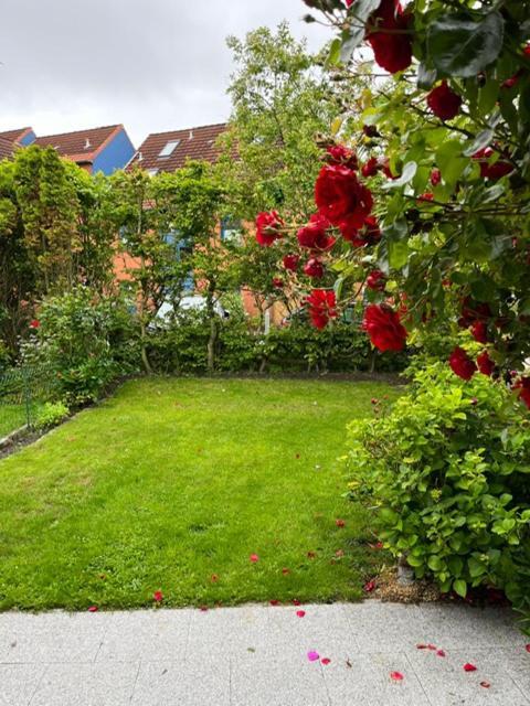 Ferienapartment Rosengrund Busum Exterior photo